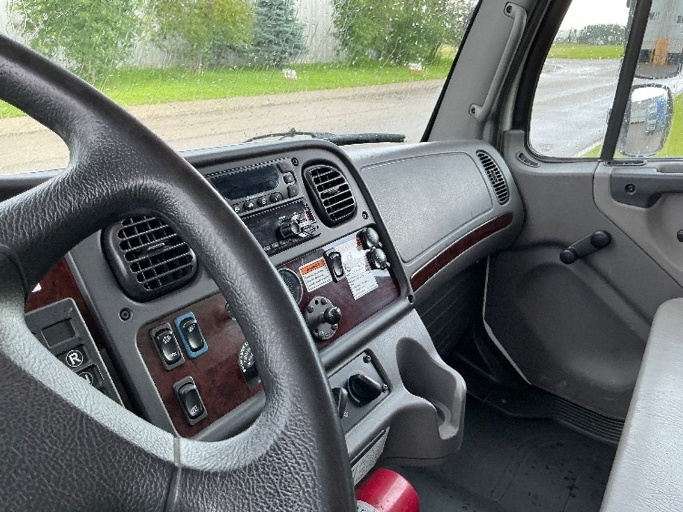 Refrigerated Truck-Light and Medium Duty Trucks-Freightliner-2020-M2-Edmonton-AB-199,738\n\t\tkm-$ 80,750 - Image 19