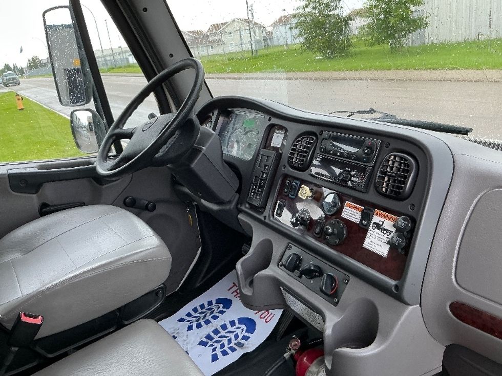 Refrigerated Truck-Light and Medium Duty Trucks-Freightliner-2020-M2-Edmonton-AB-199,738\n\t\tkm-$ 80,750 - Image 22
