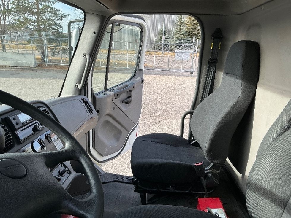 Refrigerated Truck-Light and Medium Duty Trucks-Freightliner-2020-M2-Edmonton-AB-315,164\n\t\tkm-$ 73,750 - Image 19