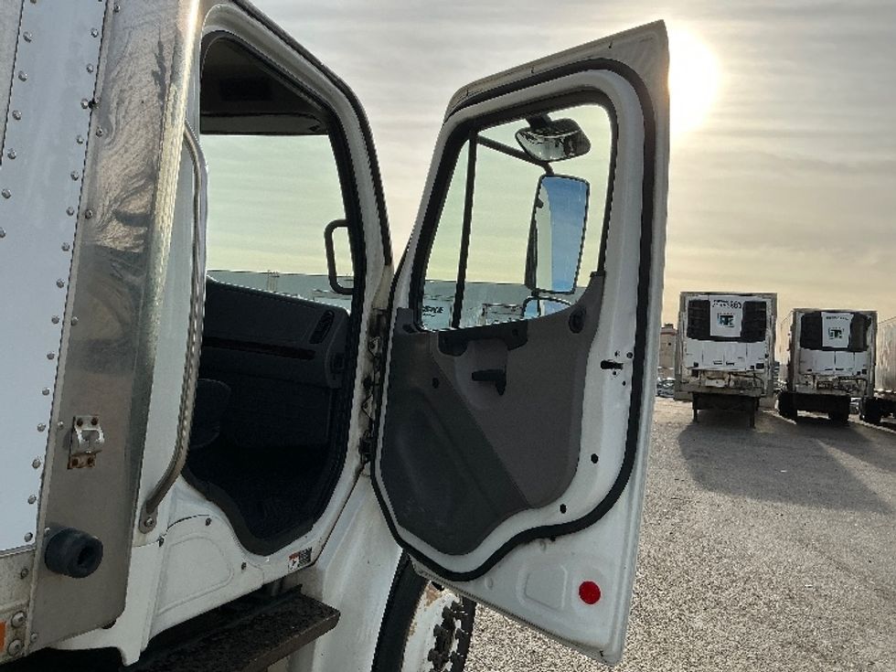 Refrigerated Truck-Light and Medium Duty Trucks-Freightliner-2020-M2-Edmonton-AB-315,164\n\t\tkm-$ 73,750 - Image 20