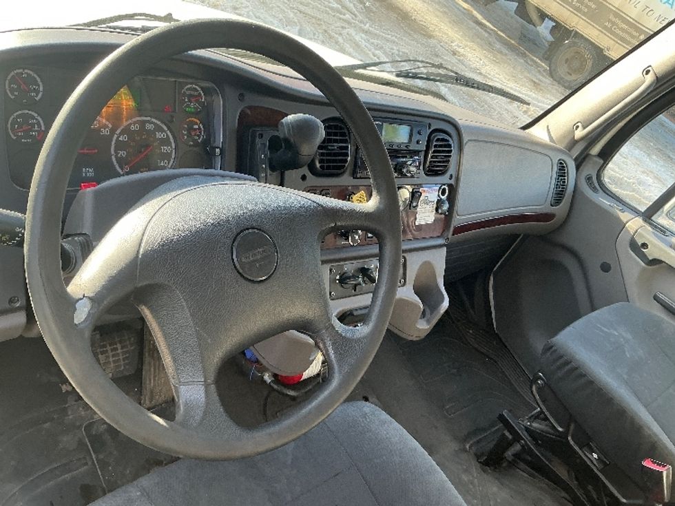 Refrigerated Truck-Light and Medium Duty Trucks-Freightliner-2020-M2-Edmonton-AB-402,729\n\t\tkm-$ 64,000 - Image 17