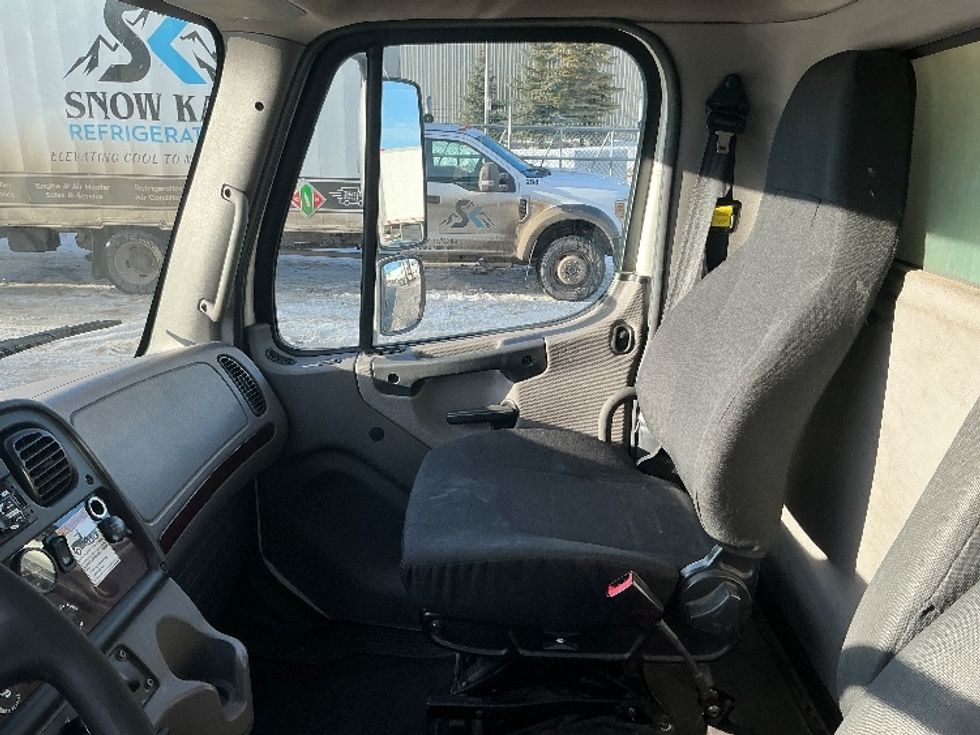 Refrigerated Truck-Light and Medium Duty Trucks-Freightliner-2020-M2-Edmonton-AB-402,729\n\t\tkm-$ 64,000 - Image 19