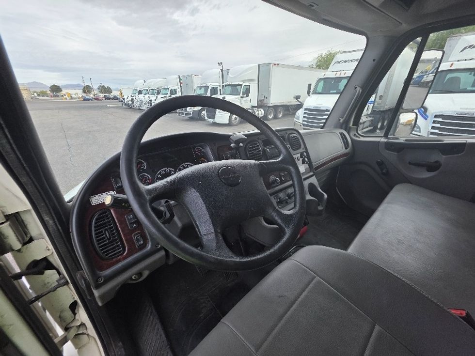 Refrigerated Truck-Light and Medium Duty Trucks-Freightliner-2020-M2-El Paso-TX-236,733\n\t\tmiles-$ 44,500 - Image 17