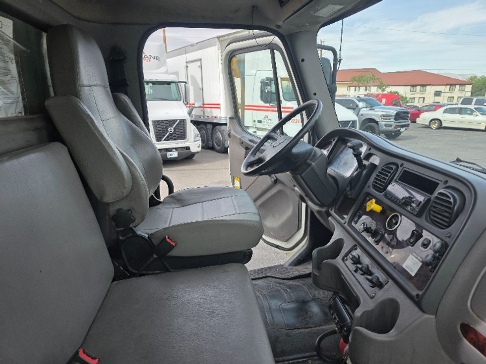 Refrigerated Truck-Light and Medium Duty Trucks-Freightliner-2020-M2-El Paso-TX-236,733\n\t\tmiles-$ 44,500 - Image 22