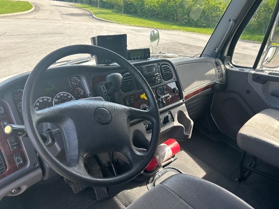 Refrigerated Truck-Light and Medium Duty Trucks-Freightliner-2020-M2-Elmira-NY-179,510\n\t\tmiles-$ 48,250 - Image 17