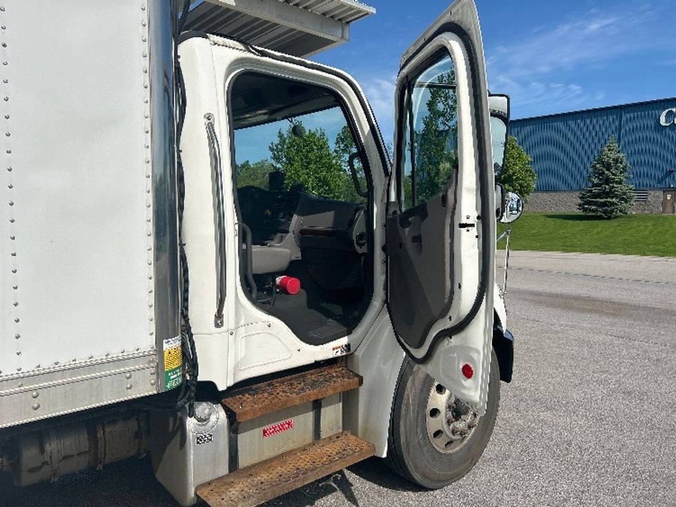 Refrigerated Truck-Light and Medium Duty Trucks-Freightliner-2020-M2-Elmira-NY-179,510\n\t\tmiles-$ 48,250 - Image 20