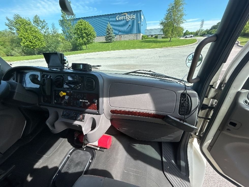 Refrigerated Truck-Light and Medium Duty Trucks-Freightliner-2020-M2-Elmira-NY-179,510\n\t\tmiles-$ 48,250 - Image 21