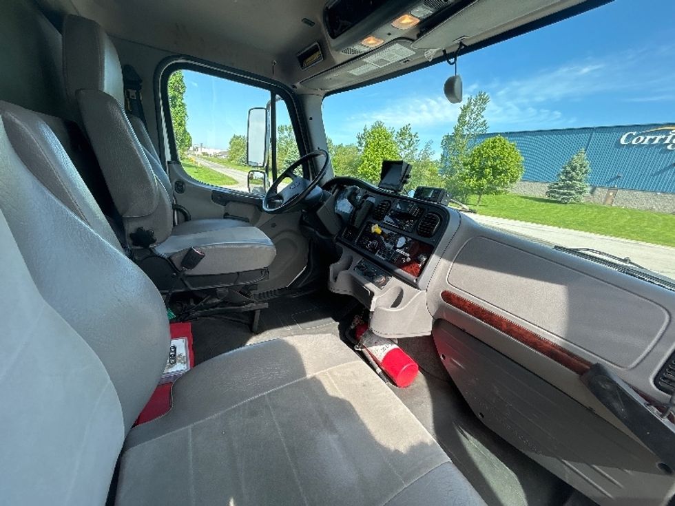 Refrigerated Truck-Light and Medium Duty Trucks-Freightliner-2020-M2-Elmira-NY-179,510\n\t\tmiles-$ 48,250 - Image 22