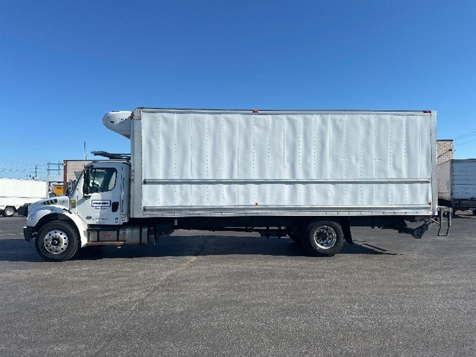 Refrigerated Truck-Light and Medium Duty Trucks-Freightliner-2020-M2-Etobicoke-ON-250,987\n\t\tkm-$ 69,500 - Image 4
