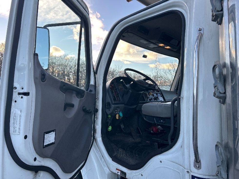 Refrigerated Truck-Light and Medium Duty Trucks-Freightliner-2020-M2-Fitchburg-MA-242,800\n\t\tmiles-$ 39,000 - Image 15