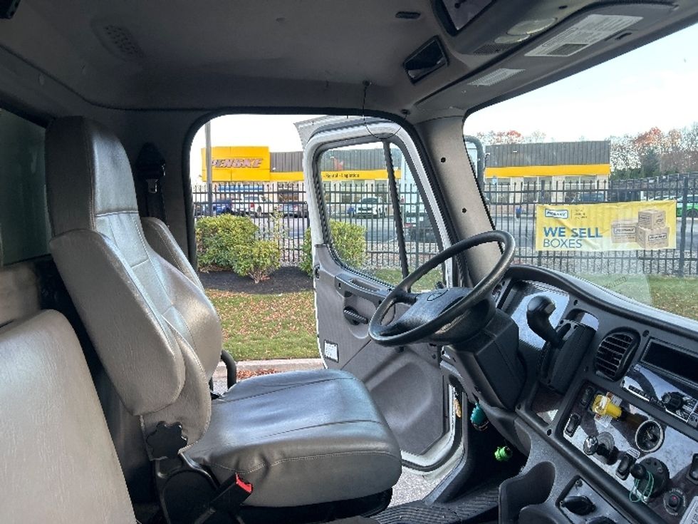 Refrigerated Truck-Light and Medium Duty Trucks-Freightliner-2020-M2-Fitchburg-MA-242,800\n\t\tmiles-$ 39,000 - Image 21