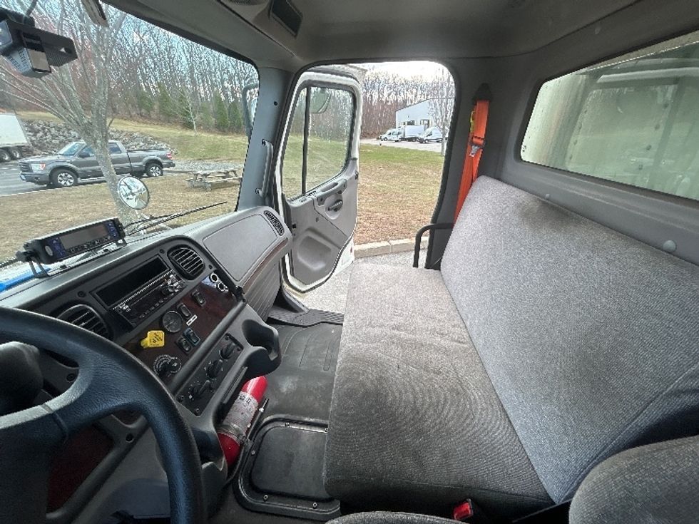 Refrigerated Truck-Light and Medium Duty Trucks-Freightliner-2020-M2-Fitchburg-MA-319,917\n\t\tmiles-$ 37,250 - Image 18