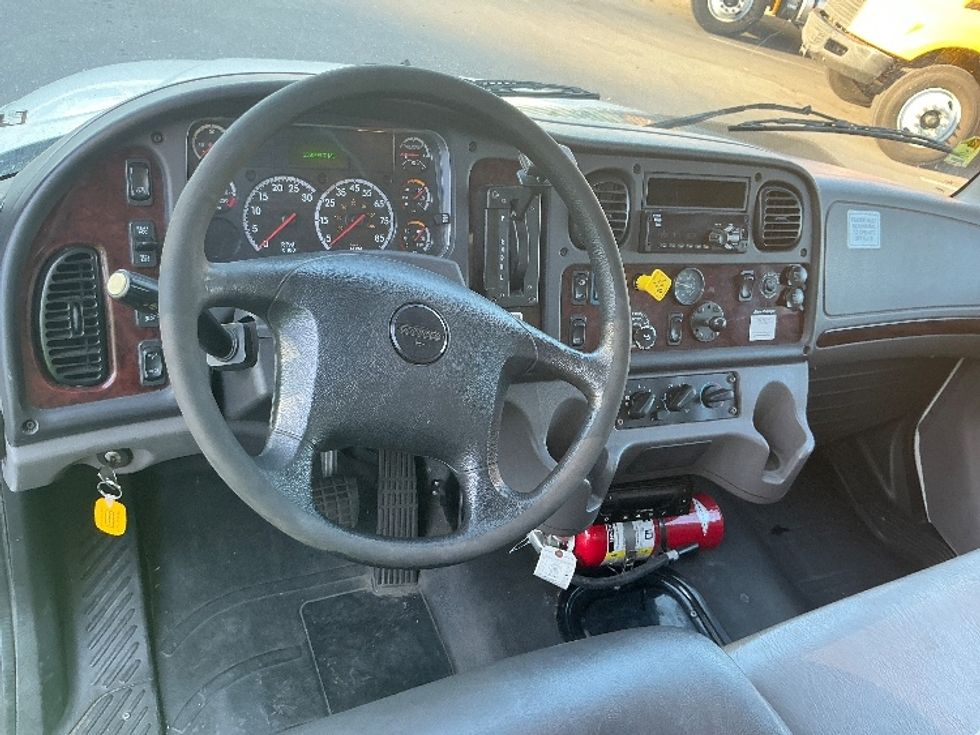 Refrigerated Truck-Light and Medium Duty Trucks-Freightliner-2020-M2-Fontana-CA-133,599\n\t\tmiles-$ 67,250 - Image 18