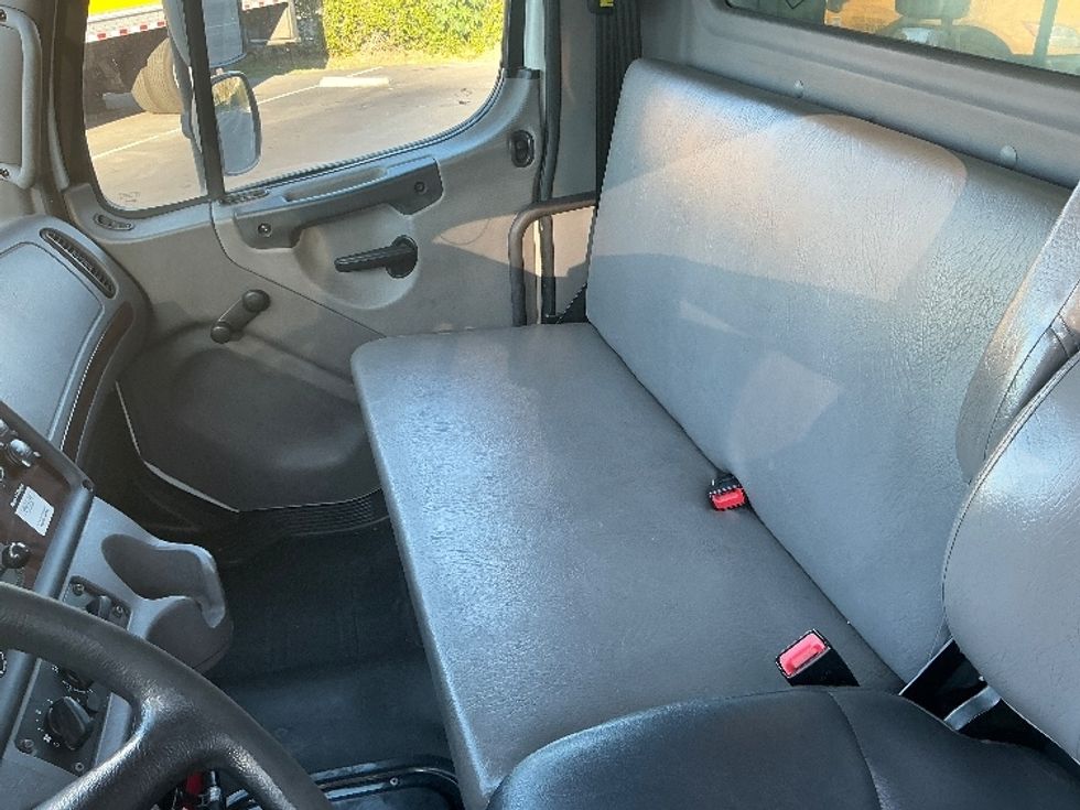 Refrigerated Truck-Light and Medium Duty Trucks-Freightliner-2020-M2-Fontana-CA-133,599\n\t\tmiles-$ 67,250 - Image 19