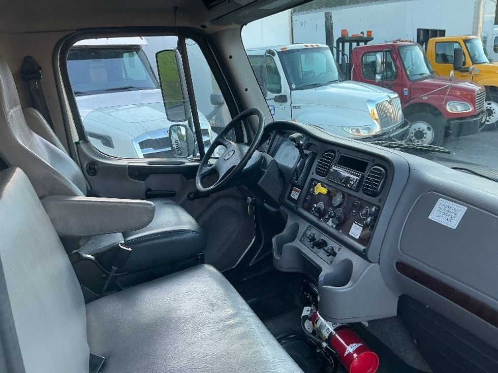 Refrigerated Truck-Light and Medium Duty Trucks-Freightliner-2020-M2-Fontana-CA-133,599\n\t\tmiles-$ 67,250 - Image 22