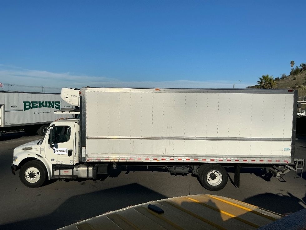 Refrigerated Truck-Light and Medium Duty Trucks-Freightliner-2020-M2-Fontana-CA-133,599\n\t\tmiles-$ 67,250 - Image 4