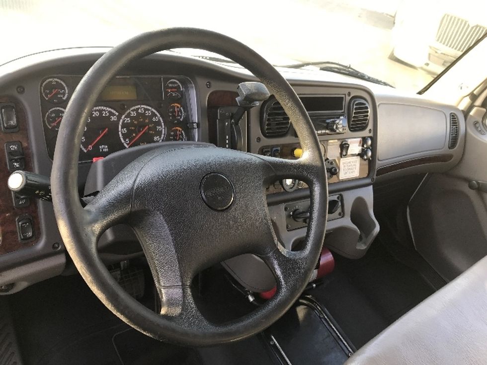 Refrigerated Truck-Light and Medium Duty Trucks-Freightliner-2020-M2-Fontana-CA-147,721\n\t\tmiles-$ 65,250 - Image 17