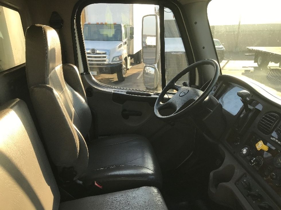 Refrigerated Truck-Light and Medium Duty Trucks-Freightliner-2020-M2-Fontana-CA-147,721\n\t\tmiles-$ 65,250 - Image 22
