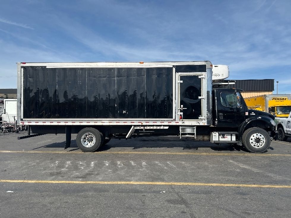 Refrigerated Truck-Light and Medium Duty Trucks-Freightliner-2020-M2-Fontana-CA-182,211\n\t\tmiles-$ 48,500 - Image 16