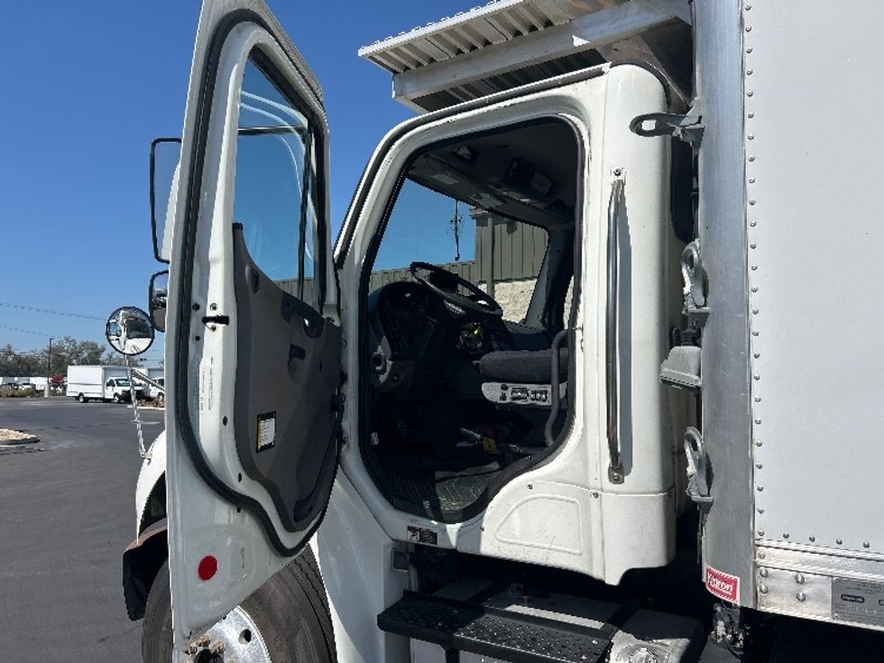 Refrigerated Truck-Light and Medium Duty Trucks-Freightliner-2020-M2-Fontana-CA-91,579\n\t\tmiles-$ 81,250 - Image 16