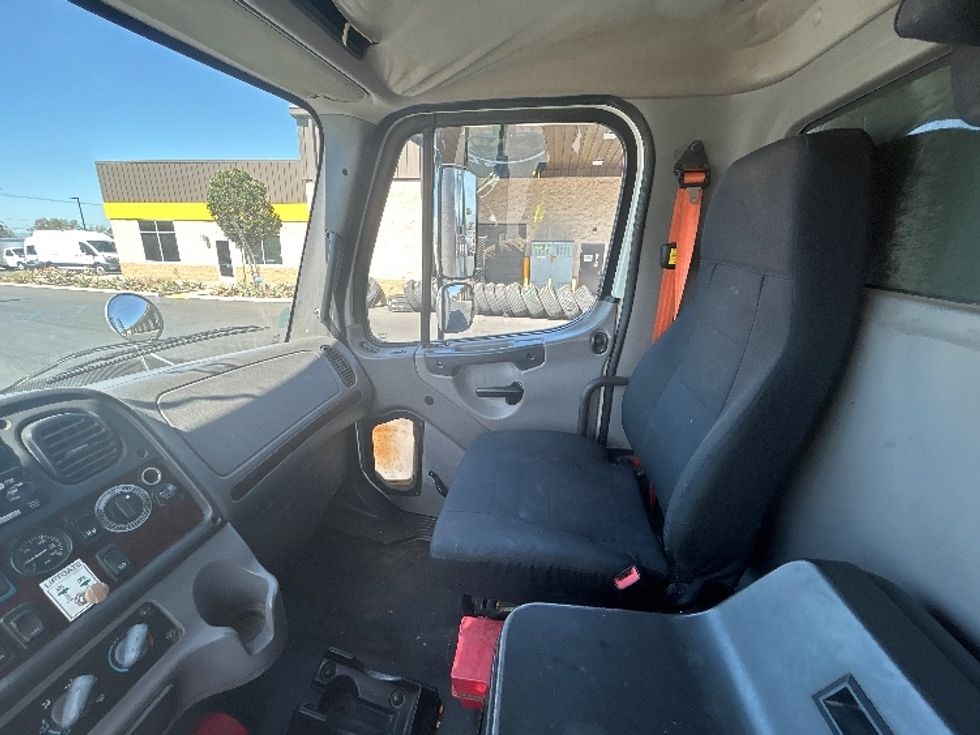 Refrigerated Truck-Light and Medium Duty Trucks-Freightliner-2020-M2-Fontana-CA-91,579\n\t\tmiles-$ 81,250 - Image 19