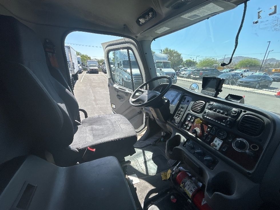 Refrigerated Truck-Light and Medium Duty Trucks-Freightliner-2020-M2-Fontana-CA-91,579\n\t\tmiles-$ 81,250 - Image 22