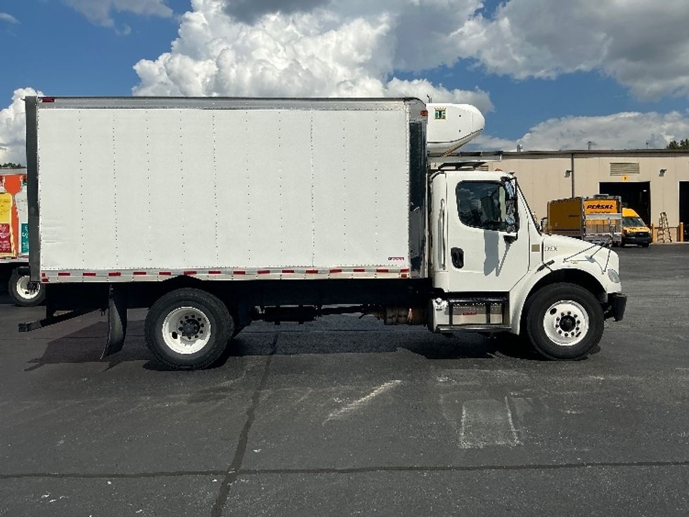 Refrigerated Truck-Light and Medium Duty Trucks-Freightliner-2020-M2-Forest Park-GA-123,336\n\t\tmiles-$ 57,750 - Image 14