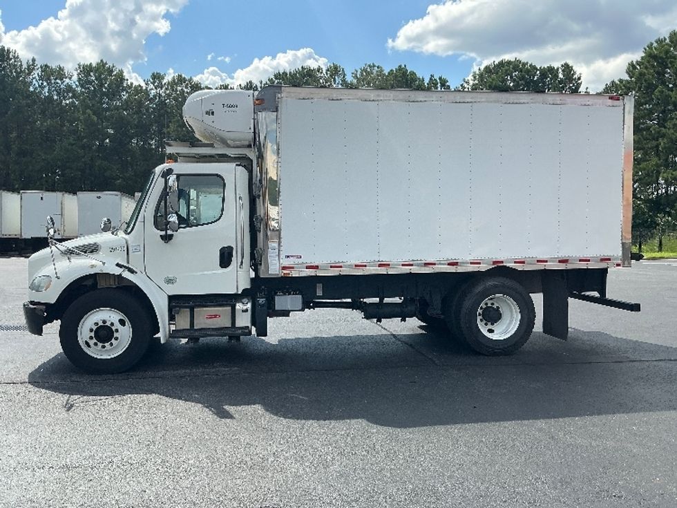 Refrigerated Truck-Light and Medium Duty Trucks-Freightliner-2020-M2-Forest Park-GA-123,336\n\t\tmiles-$ 57,750 - Image 4