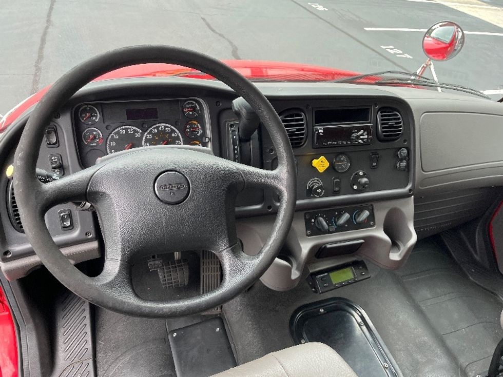 Refrigerated Truck-Light and Medium Duty Trucks-Freightliner-2020-M2-Forest Park-GA-293,006\n\t\tmiles-$ 36,250 - Image 18