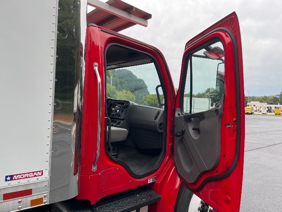 Refrigerated Truck-Light and Medium Duty Trucks-Freightliner-2020-M2-Forest Park-GA-293,006\n\t\tmiles-$ 36,250 - Image 20