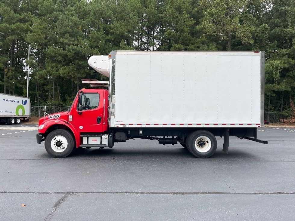 Refrigerated Truck-Light and Medium Duty Trucks-Freightliner-2020-M2-Forest Park-GA-293,006\n\t\tmiles-$ 36,250 - Image 4