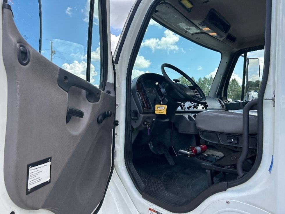 Refrigerated Truck-Light and Medium Duty Trucks-Freightliner-2020-M2-Fort Walton Beach-FL-197,090\n\t\tmiles-$ 57,250 - Image 15