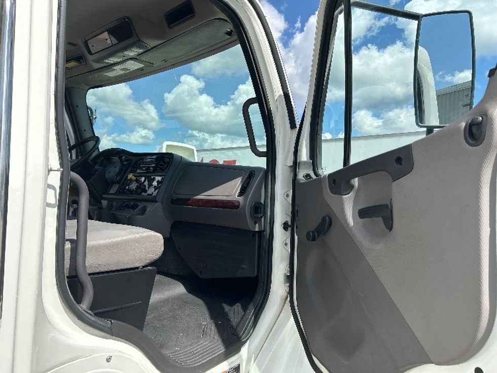 Refrigerated Truck-Light and Medium Duty Trucks-Freightliner-2020-M2-Fort Walton Beach-FL-197,090\n\t\tmiles-$ 57,250 - Image 19