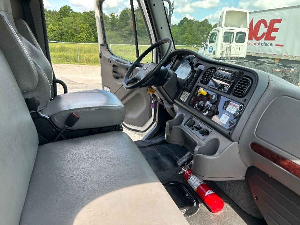 Refrigerated Truck-Light and Medium Duty Trucks-Freightliner-2020-M2-Fort Walton Beach-FL-197,090\n\t\tmiles-$ 57,250 - Image 21