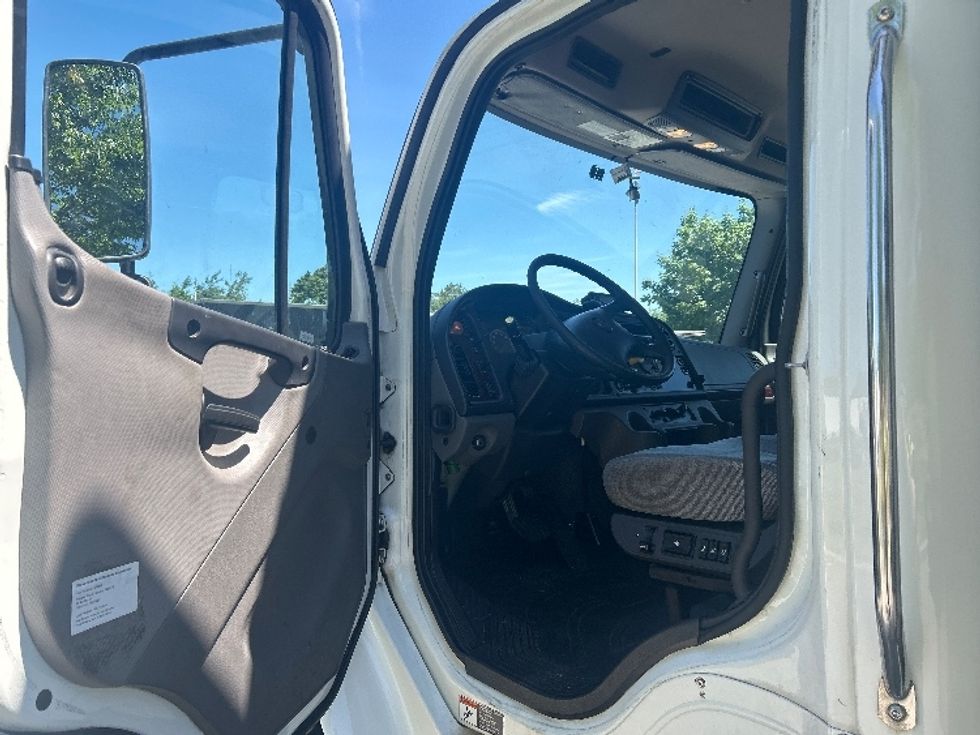 Refrigerated Truck-Light and Medium Duty Trucks-Freightliner-2020-M2-Franklin-MA-308,850\n\t\tmiles-$ 37,000 - Image 15
