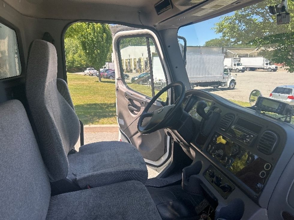 Refrigerated Truck-Light and Medium Duty Trucks-Freightliner-2020-M2-Franklin-MA-308,850\n\t\tmiles-$ 37,000 - Image 21