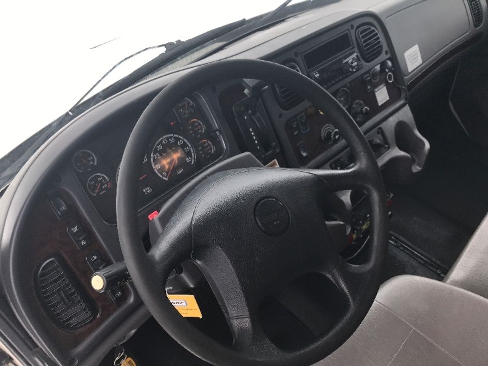 Refrigerated Truck-Light and Medium Duty Trucks-Freightliner-2020-M2-Fredonia-NY-195,693\n\t\tmiles-$ 49,250 - Image 17