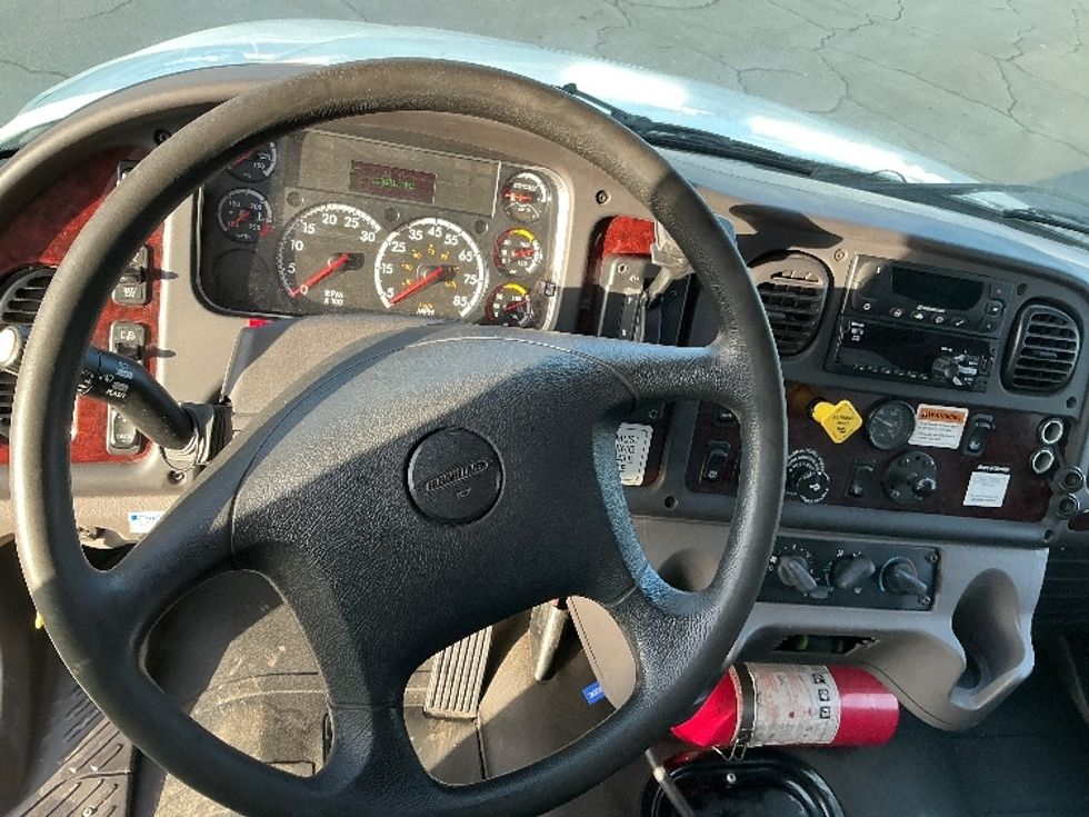 Refrigerated Truck-Light and Medium Duty Trucks-Freightliner-2020-M2-Fresno-CA-112,866\n\t\tmiles-$ 68,250 - Image 17