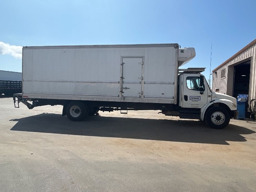 Refrigerated Truck-Light and Medium Duty Trucks-Freightliner-2020-M2-Fresno-CA-167,399\n\t\tmiles-$ 61,750 - Image 15