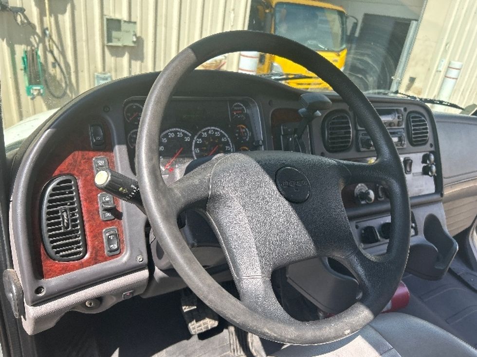 Refrigerated Truck-Light and Medium Duty Trucks-Freightliner-2020-M2-Fresno-CA-167,399\n\t\tmiles-$ 61,750 - Image 17