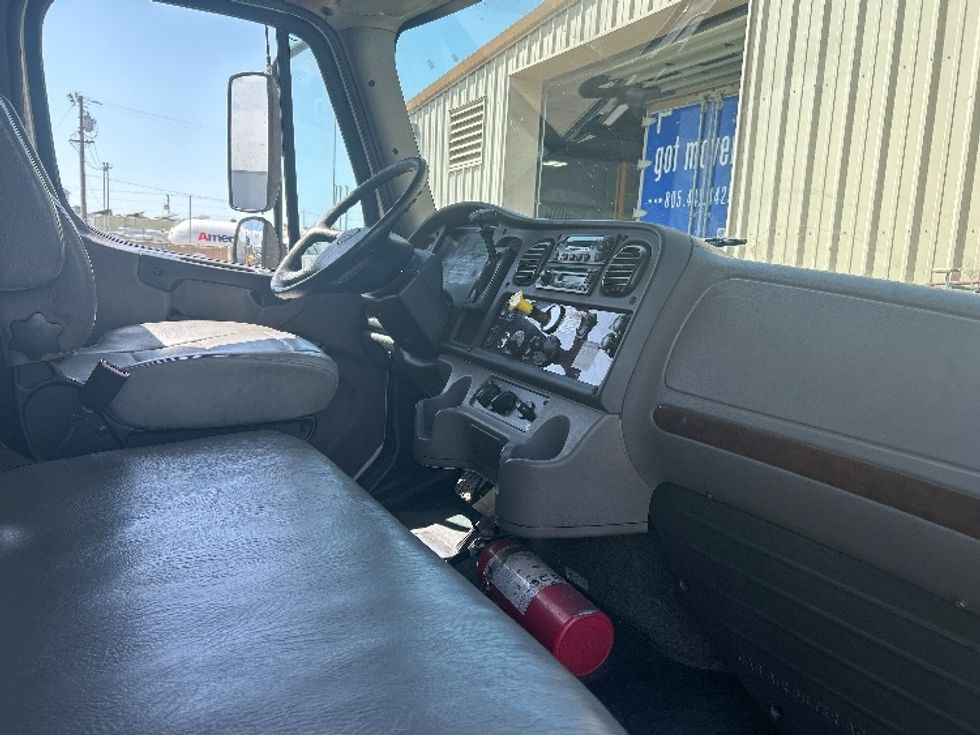 Refrigerated Truck-Light and Medium Duty Trucks-Freightliner-2020-M2-Fresno-CA-167,399\n\t\tmiles-$ 61,750 - Image 22