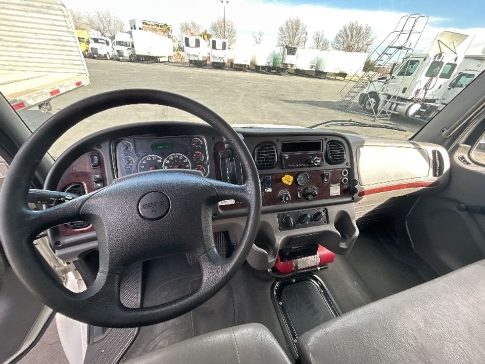 Refrigerated Truck-Light and Medium Duty Trucks-Freightliner-2020-M2-Fresno-CA-170,075\n\t\tmiles-$ 60,250 - Image 18