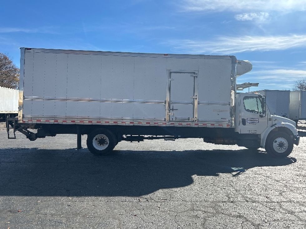 Refrigerated Truck-Light and Medium Duty Trucks-Freightliner-2020-M2-Garden City-GA-195,332\n\t\tmiles-$ 56,250 - Image 15