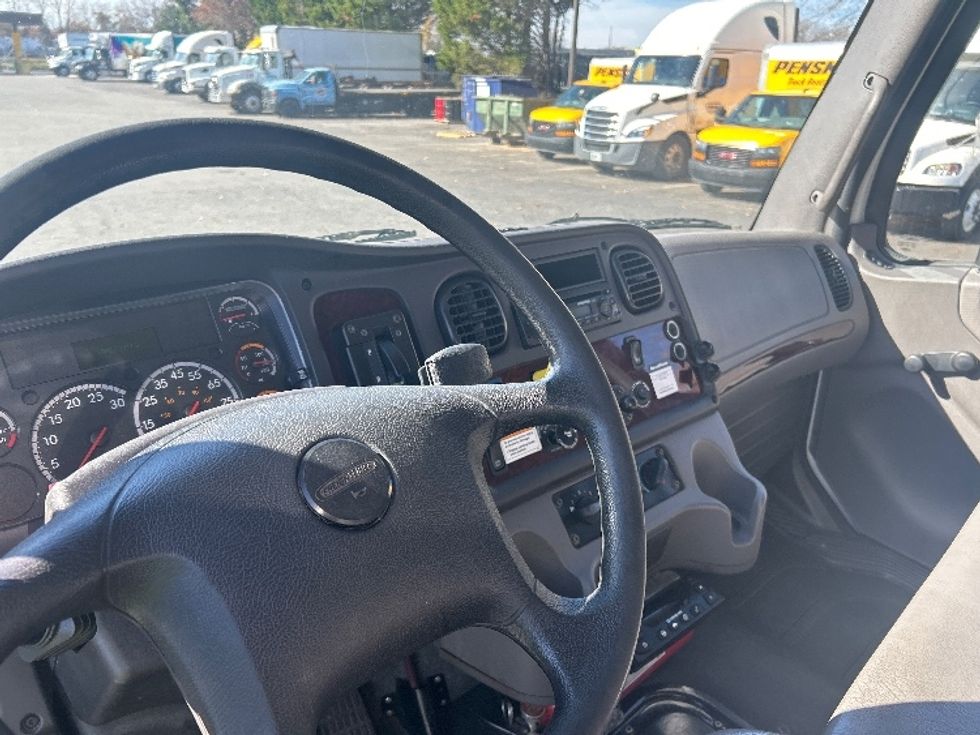 Refrigerated Truck-Light and Medium Duty Trucks-Freightliner-2020-M2-Garden City-GA-195,332\n\t\tmiles-$ 56,250 - Image 16