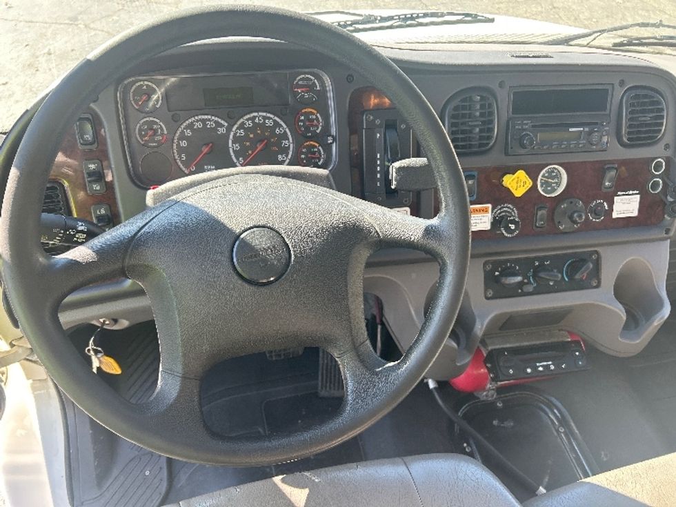 Refrigerated Truck-Light and Medium Duty Trucks-Freightliner-2020-M2-Garden City-GA-195,332\n\t\tmiles-$ 56,250 - Image 17