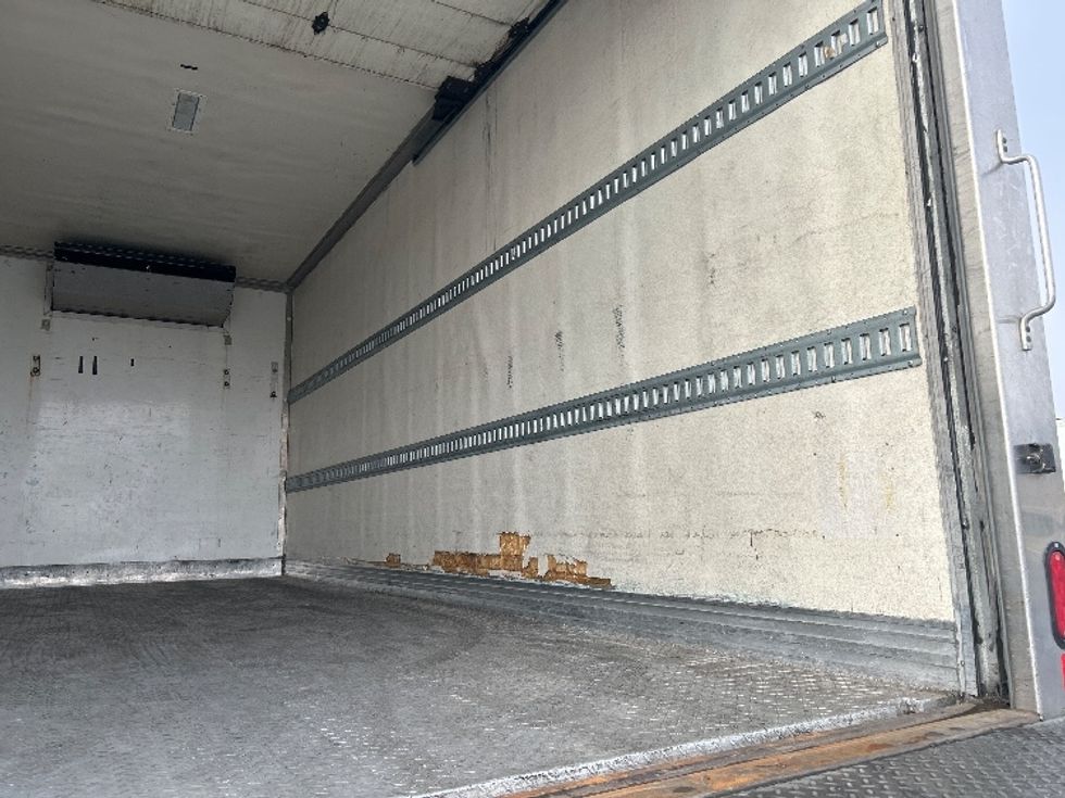 Refrigerated Truck-Light and Medium Duty Trucks-Freightliner-2020-M2-Gilroy-CA-139,560\n\t\tmiles-$ 56,750 - Image 12