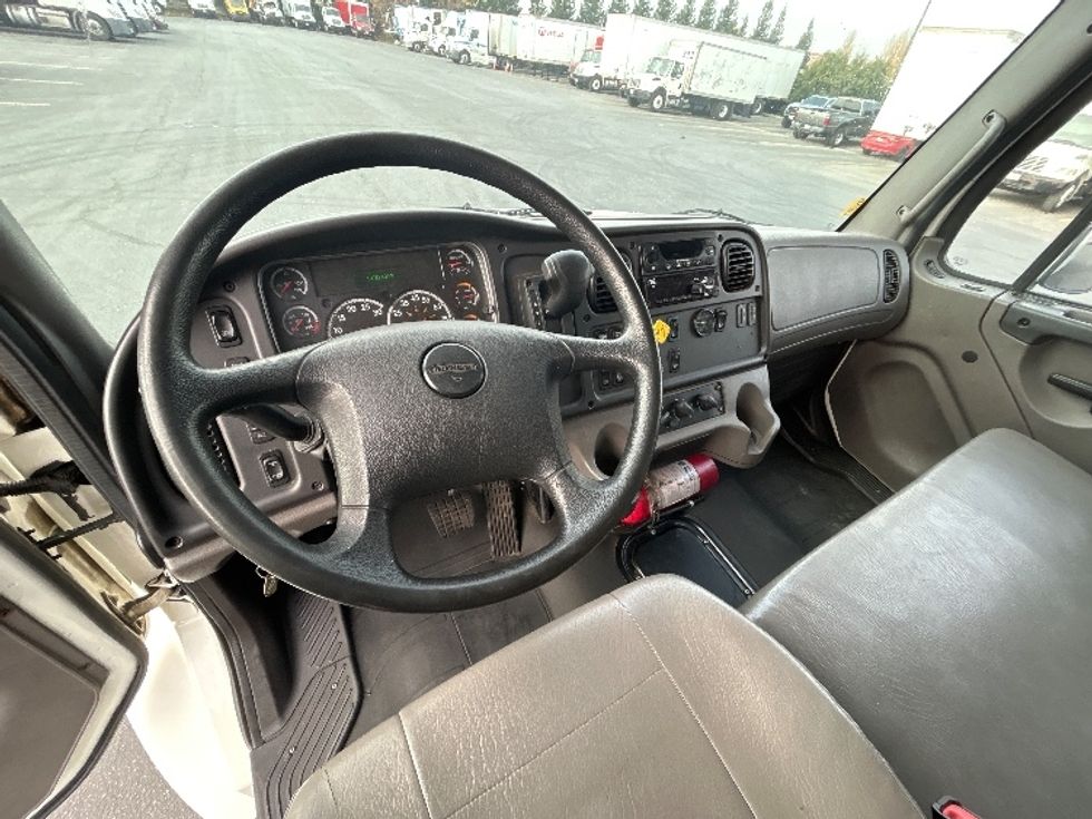 Refrigerated Truck-Light and Medium Duty Trucks-Freightliner-2020-M2-Gilroy-CA-139,560\n\t\tmiles-$ 56,750 - Image 17