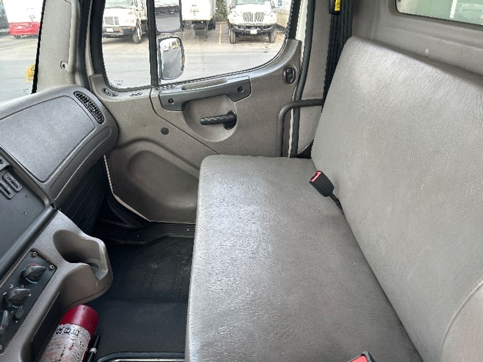 Refrigerated Truck-Light and Medium Duty Trucks-Freightliner-2020-M2-Gilroy-CA-139,560\n\t\tmiles-$ 56,750 - Image 19