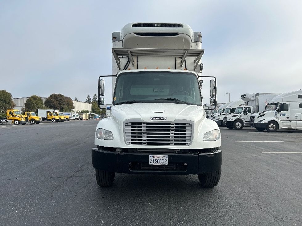 Refrigerated Truck-Light and Medium Duty Trucks-Freightliner-2020-M2-Gilroy-CA-139,560\n\t\tmiles-$ 56,750 - Image 2