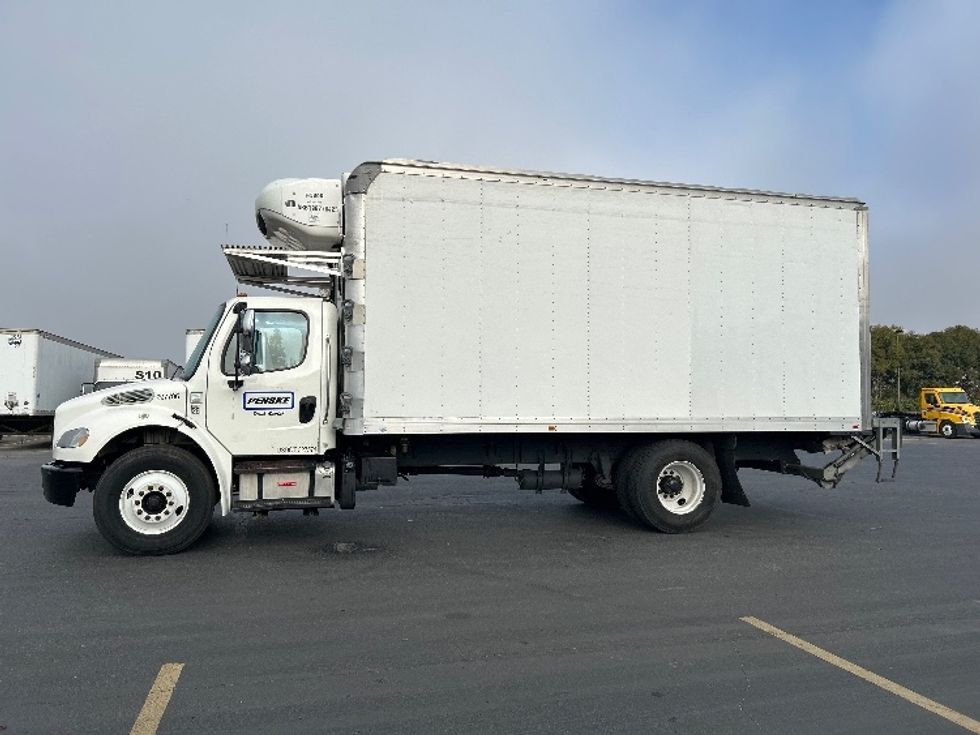 Refrigerated Truck-Light and Medium Duty Trucks-Freightliner-2020-M2-Gilroy-CA-139,560\n\t\tmiles-$ 56,750 - Image 4
